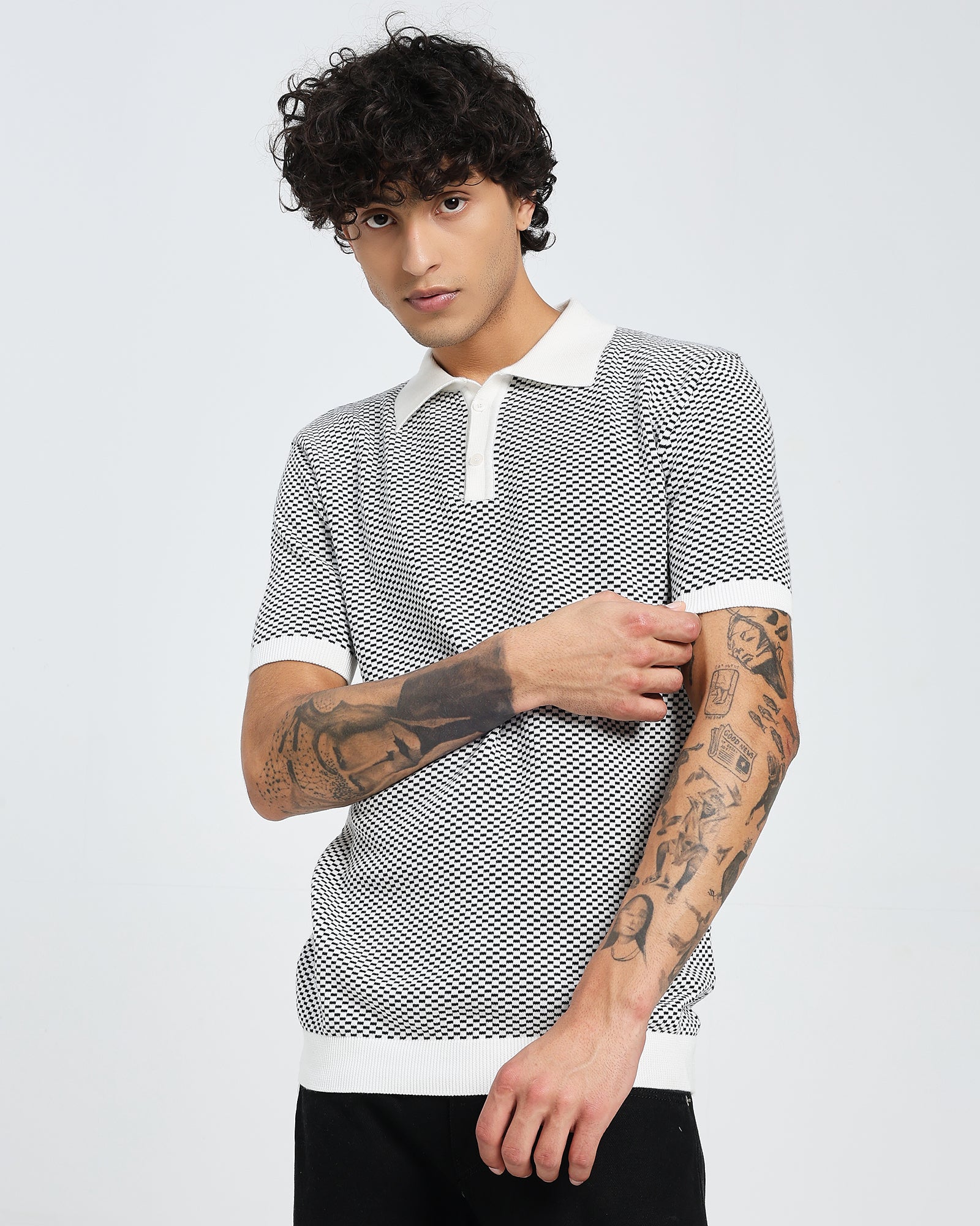 White Knit Polo – Geometric Stripe Pattern